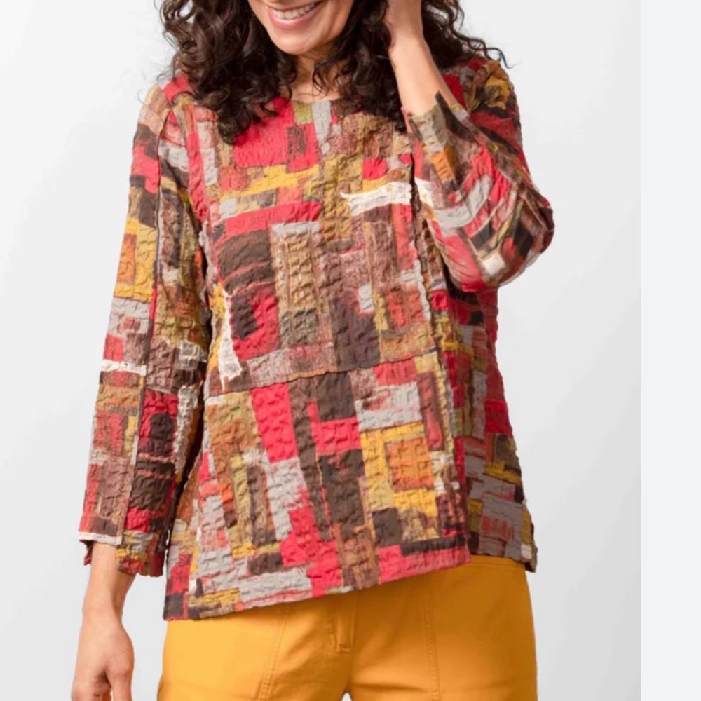 NWT Habitat Patchwork Print Top in Garnet XS